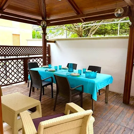 300 Passi Dal Mare, Casa Irma Feriehus